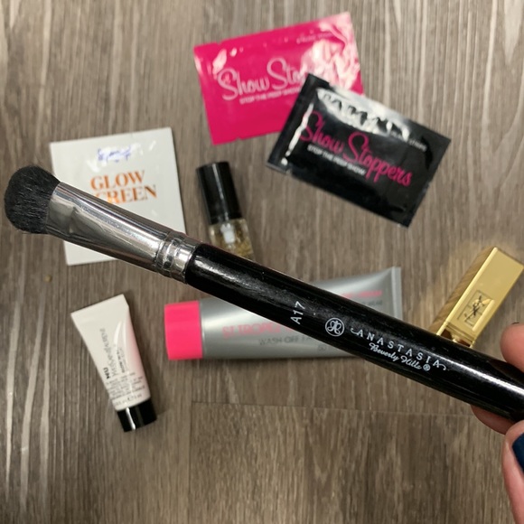 YSL + friends cosmetics bundle - Picture 2 of 10